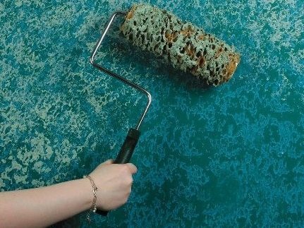Texture vs. Flat Paint: Which is Right for Your Living Room?